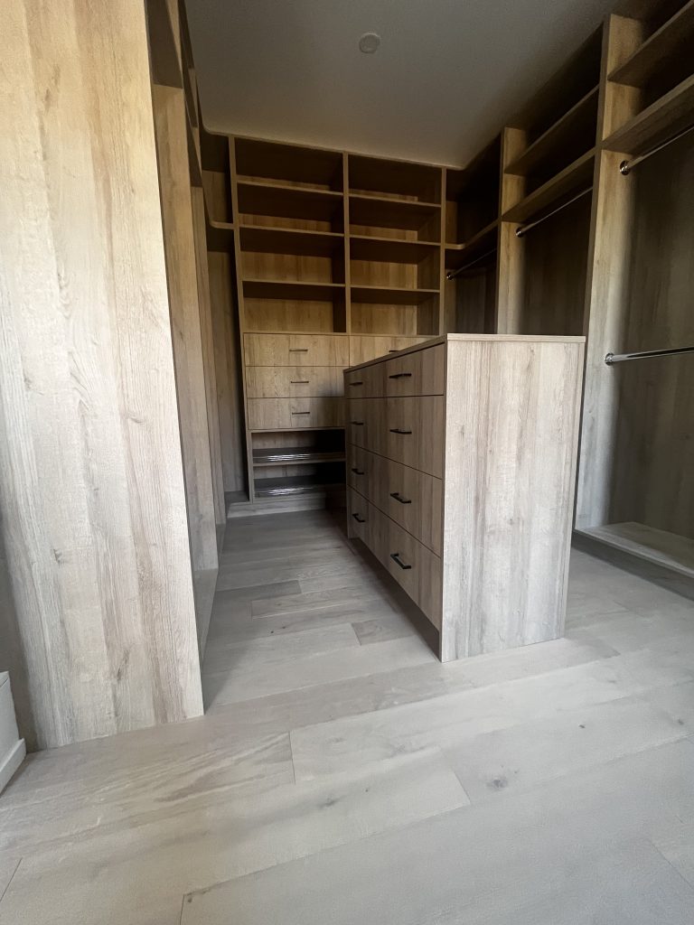 Walk-in Closet